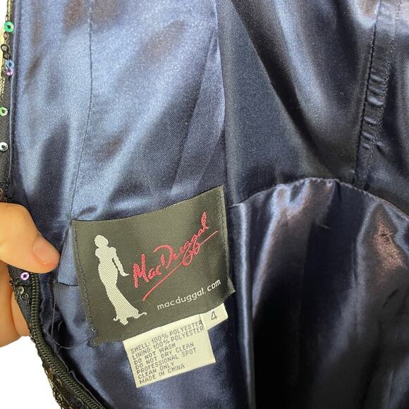 Mac Duggal Plunging Neckline Sequin Long Party Dress Black Iridescent Size 4 - Picture 11 of 13